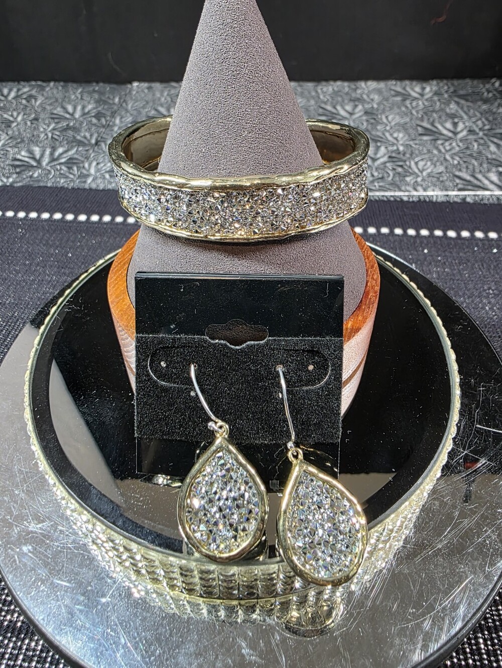 Waxing Poetic Brass Kristal Cuff & Matching Earrings - Picture 3 of 12